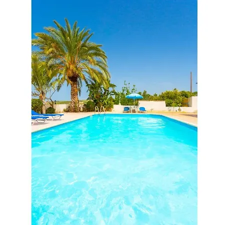Noni Large Private Pool Ac Wifi Vila