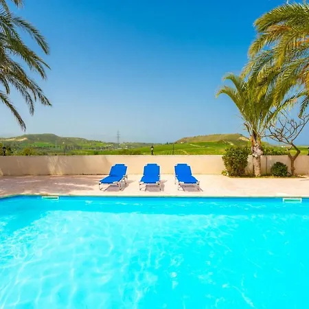 Noni Large Private Pool Ac Wifi
