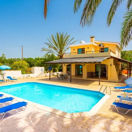 Noni Large Private Pool Ac Wifi * Polis