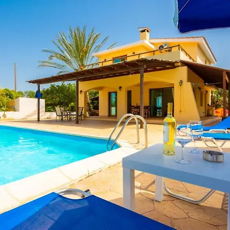 Noni Large Private Pool Ac Wifi Vila
