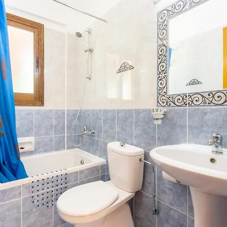 Noni Large Private Pool Ac Wifi * Polis